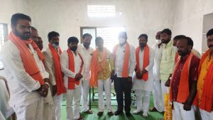 Read more about the article हिमायतनगर नगरपंचायत वर शिवसेनेचा भगवा फडकविण्यासाठी सर्व शिवसैनिकांनी एकजुटीने कार्य करा:- जिल्हाप्रमुख कोकाट