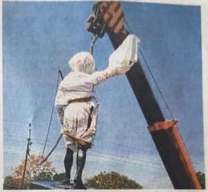 Read more about the article मनपा ने हलविला क्रांतिवीर बाबुराव पुल्लीसुर शेडमाके यांचा पुतळा …..!!