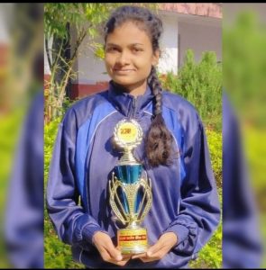 Read more about the article राष्ट्रीय टेनिस बॉल क्रिकेट स्पर्धेत बल्लारपूरची अश्विनी दालवणकर हिची निवड