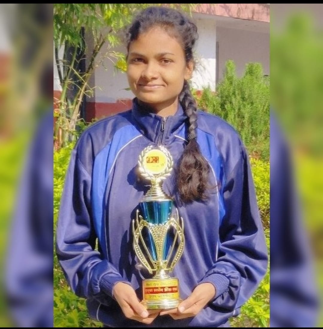 Read more about the article राष्ट्रीय टेनिस बॉल क्रिकेट स्पर्धेत बल्लारपूरची अश्विनी दालवणकर हिची निवड