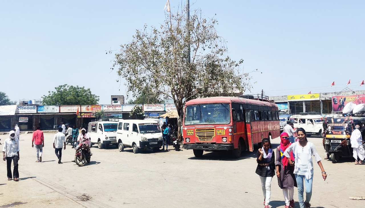 Read more about the article हिमायतनगरला बसस्थानक केंव्हा होणार…? ६५ वर्षांपासून प्रवाशी व शहरवासीयांना प्रतीक्षा