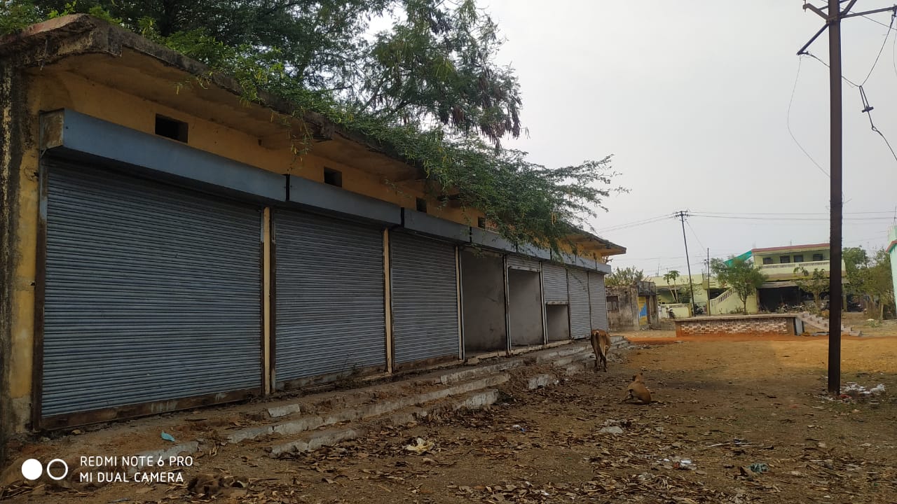 Read more about the article मागील तीन चार वर्षांपासून ग्रामपंचायतीचे चाळीकडे दुर्लक्ष, गावातील सर्वसामान्य जनतेमध्ये प्रश्नचिन्हं !