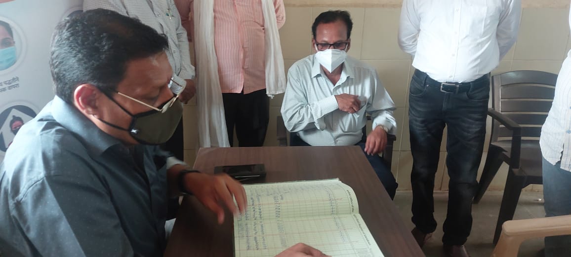 Read more about the article आमदार जळगावकरांनी थेट उपजिल्हा रुग्णालयात जावून घेतला परिस्थिती चा आढावा