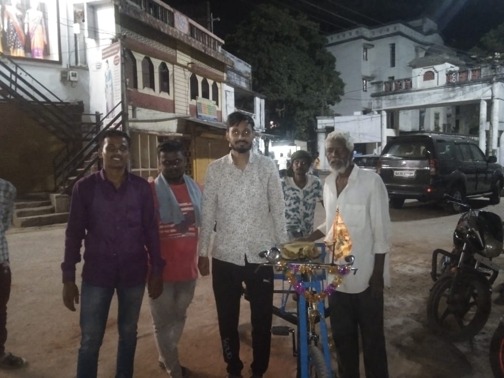 Read more about the article चोरी गेलेली सायकल एका दिवसात मालकाच्या ताब्यात देण्यात गांधी वॉर्ड येथील इंजि. राकेश जी सोमानी यांना यश