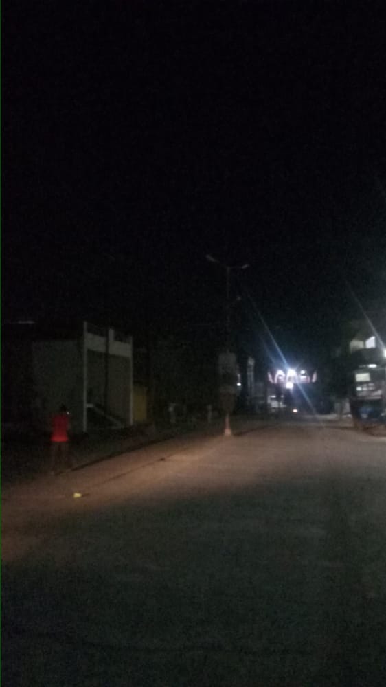 Read more about the article हिमायतनगर शहरातील मुख्य रस्त्यावरील स्ट्रीट लाईट बंद शहरात चोरीच्या घटनांमध्ये वाढ