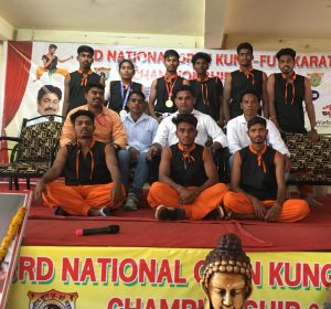 Read more about the article तिसरे नॅशनल ओपन कुंग-फु कराटे चॅम्पियनशिप स्पर्धेत पोंभुर्णा तालुक्याचा वाजला डंका.  स्पर्धेत एक गोल्ड, दोन सिल्व्हर आणि डेमो मध्ये पहिले बक्षीस ट्रॉफी प्राप्त.*