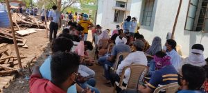 Read more about the article यवतमाळच्या नागरिकांची राळेगाव च्या ग्रामीण रुग्णालयात लसीकरण साठी मोठी रांग