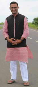 Read more about the article कोरोनासारख्या भयंकर आजाराच्या वेळी एका फोनवर हजर होणारे रितेश भरूट