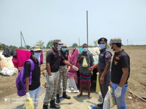 Read more about the article टिडीआर एफच्या १६ व्या वर्धापन दिनानिमित्त जवानांकडून गरजूंना मेडिकल किटचे वाटप