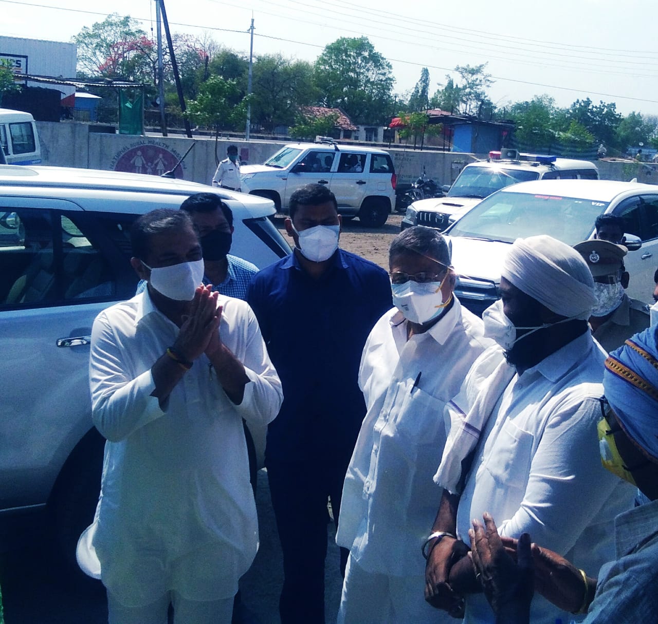 Read more about the article वडनेर येथे कोवीड सेंटर उभारण्यात यावे पालकमंत्री सुनिलजी केदार यांचे कडे सुधीर कोठारी यांची आग्रही मागणी