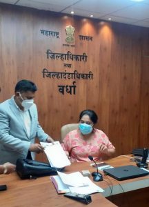 Read more about the article लाॅकडाॅऊन शिथील करा: डाॅ उमेश वावरे यांची जिल्हाधिकाऱ्यांना मागणी