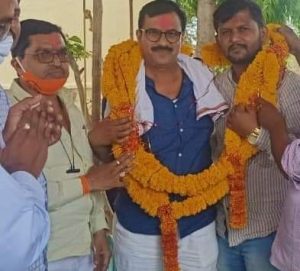 Read more about the article प.पु. शेवंता आई व्यापारी संघटनेच्या अध्यक्षपदी मधूकर कदम तर उपाध्यक्ष म्हणून गौरव देशमुख यांची बिनविरोध निवड