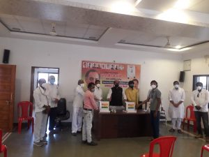 Read more about the article गरजूंसाठी जिल्हा काँग्रेस च्या वतीने मोफत ऑक्सिजन कॉन्सनट्रेटर उपलब्ध खा राजीव सातव यांना श्रद्धांजली अर्पण