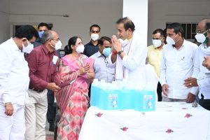 Read more about the article संपूर्ण काटोल-नरखेड विधानसभा मतदार संघ कोरोनामुक्त करण्याचा मेंढेपठार (बा) येथे श्री हनुमानजीची पुजा करून घेतला संकल्प…….आ.अनिलबाबु देशमुख, माजी गृहमंत्री म.राज्य