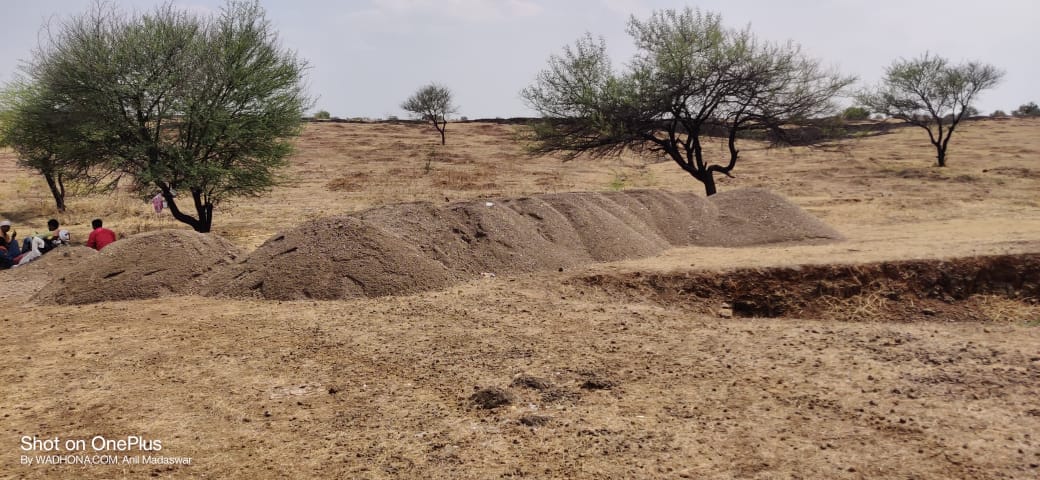 Read more about the article हिमायतनगरात महसूलच्या पथकाची धडाकेबाज कार्यवाही; फक्त २ ट्रैक्टर पोलीस ठाण्यात लावले