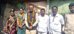 Read more about the article धानोरा येथे समाज सेवक रितेशदादा भरूट यांची भेट