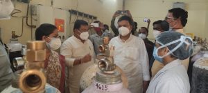 Read more about the article कोरोना हॉटस्पॉट ठरलेल्या वरोरासह भद्रावती, राजुरा व बल्लारपूरला पालकमंत्र्यांनी दिली भेट