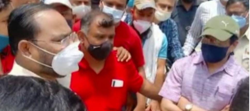 Read more about the article चंद्रपुर मनपाच्या कारवाईवर भडकले व्यापारी,आ. जोरगेवार यांची मध्यस्थी