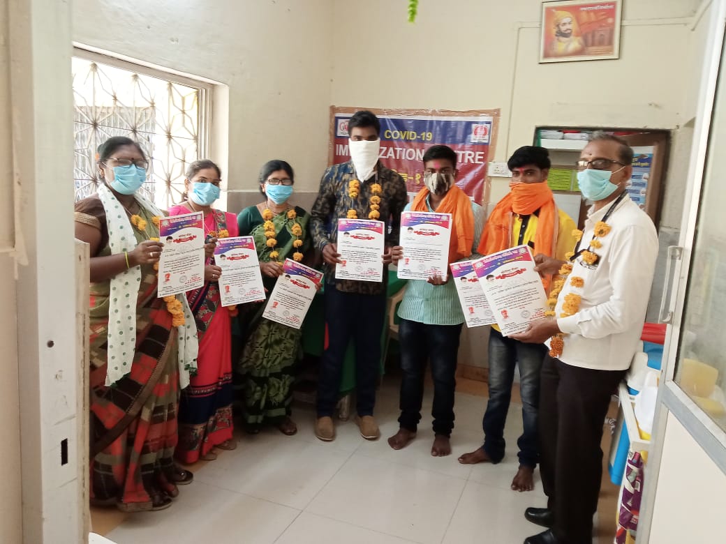 Read more about the article टिम मोदी स्पोर्टर संघ यांच्या मार्फत कोरोणा योद्धांचा सत्कार