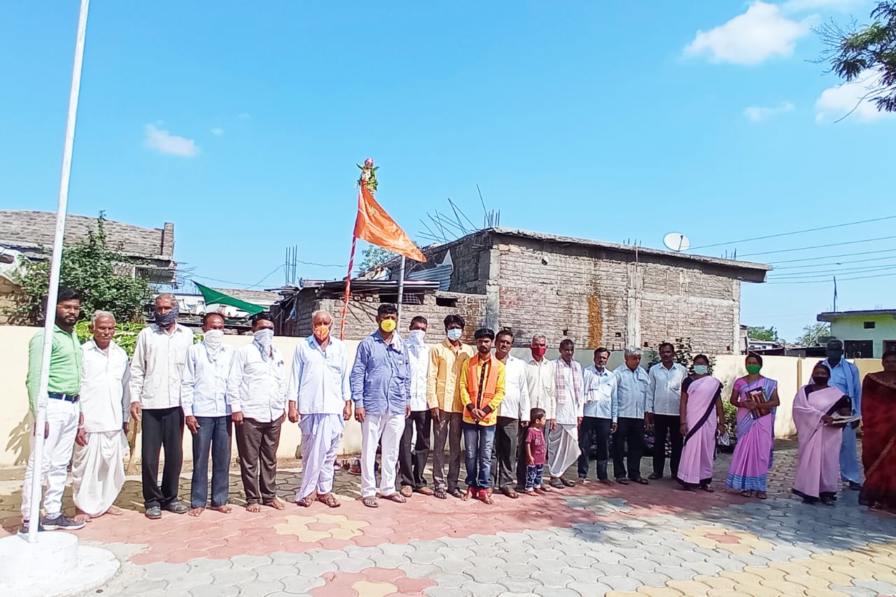 Read more about the article ग्रामपंचायत कार्यालय सोनारी येथे शिवस्वराज्यदिन उत्सव साजरा
