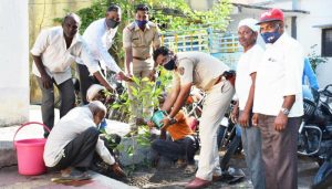 Read more about the article वृक्ष संवर्धन ही काळाची गरज :- पोलीस निरीक्षक भगवान कांबळे
