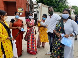 Read more about the article हिंदु जननायक सन्माननीय मनसे अध्यक्ष मा.राजसाहेब ठाकरे यांचा वाढदिवस उत्साहात साजरा,बल्लारपूर मनसे पदाधिकाऱ्यांनी केले मास्क व सॅनिटायझरचे वितरण