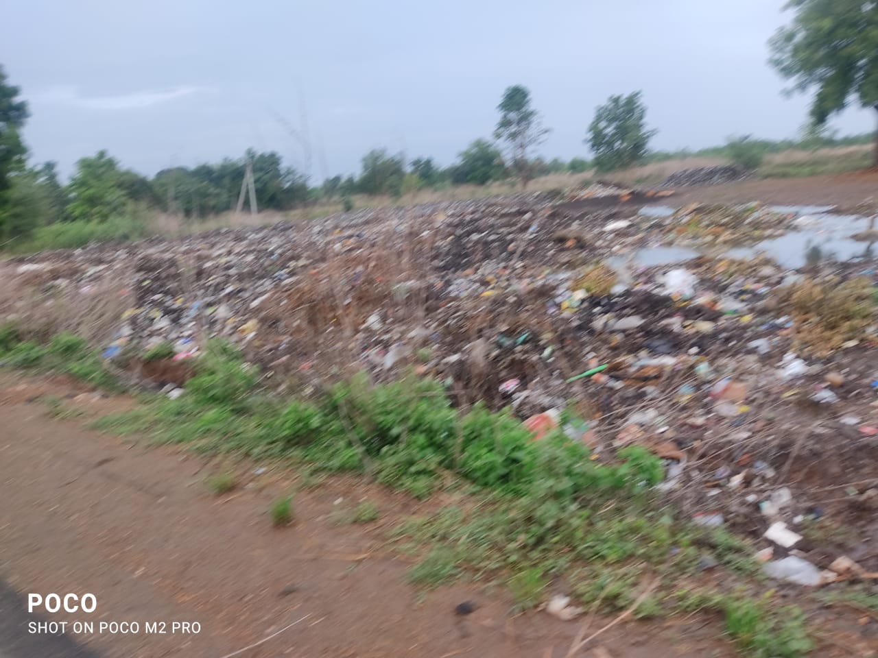 Read more about the article कुही शहरात कचऱ्याचे ढीग घनकचरा व्यवस्थापनाचे कंत्राट म्हणजे अंधाधुंद कारभार“`