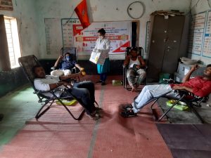 Read more about the article आज मनसे च्या वतीने सन्मान राजसाहेब 53 व्या वाढदिवसा निमित्त 25 रक्तदात्यानी रक्तदान