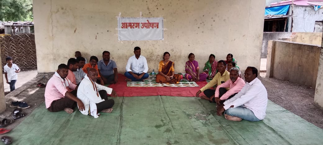 Read more about the article आमरण उपोषणाला प्रशासनाची पाठ? ग्राम सेवक श्री ताडेवार यांच्या कडून गट विकास अधिकारी यांच्या आदेशाची अवहेलना ?