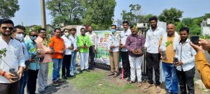 Read more about the article ओबीसीवादी चळवळी च्या वर्धापनदिनी सर्वपक्षीय नेत्यांसोबत वृक्षारोपण करून वर्धापन दिन साजरा
