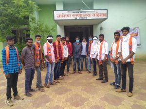 Read more about the article मनसे तालुका अध्यक्ष शंकर वरघट यांच्या वाढदिवसानिमित्त सरकारी दवाखान्यात फळ वाटप