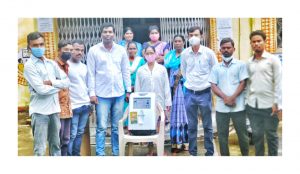 Read more about the article मा. श्री. सुधीरभाऊ मुनगंटीवार यांच्या कडून प्राथमिक आरोग्य केंद्र मुकुटबनला ऑक्सिजन कॉन्सट्रेटरची भेट