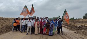 Read more about the article रोजगाराच्या ज्वलंत प्रश्न साठी भारतीय जनता युवा मोर्चातर्फे कर्नाटक एम्टा कॉल माईस कंपनीचे काम बंद