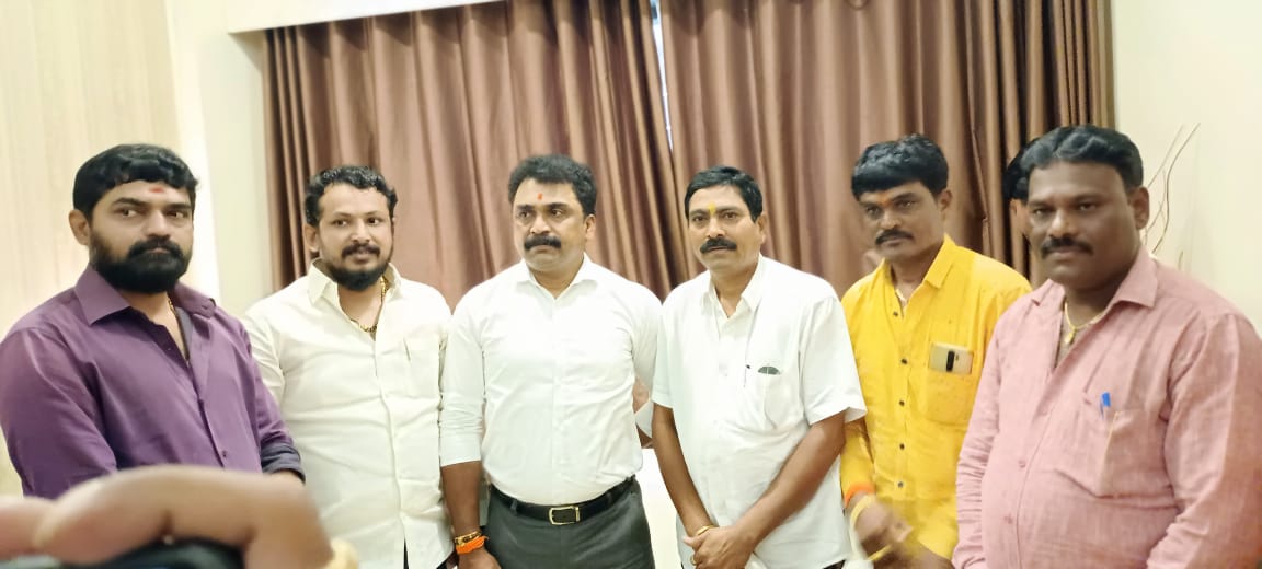 Read more about the article राजुरा शिवसेना तालुका प्रमुखपदी राजूभाऊ डोहे यांची नियुक्ती सोबत नवीन पदाधिकाऱ्यांचीही नियुक्ती