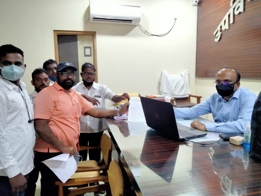 Read more about the article शिंदोला ते साखरा रस्त्याची त्वरित दुरुस्ती करावी – विजय पिदूरकर याची मागणी,मागणी पूर्ण न झाल्यास आंदोलनाचा इशारा