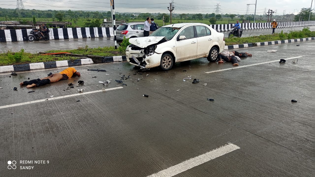 Read more about the article अतिशय भीषण अपघातात तीन जणांचा जागीच मृत्यू