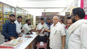 Read more about the article जेष्ठ पत्रकार अनिल कडू यांची ६१ वी साजरी