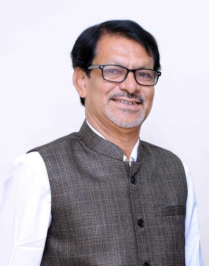 Read more about the article पॅसेंजर रेल्वे गाड्या सुरू करा, इंटरसिटी एक्सप्रेस गाडी चा थांबा द्या माजी आमदार अँड संजय धोटे यांची रेल्वे व कोळसा राज्यमंत्री ना.रावसाहेब पाटील दानवे यांच्या कडे मागणी.