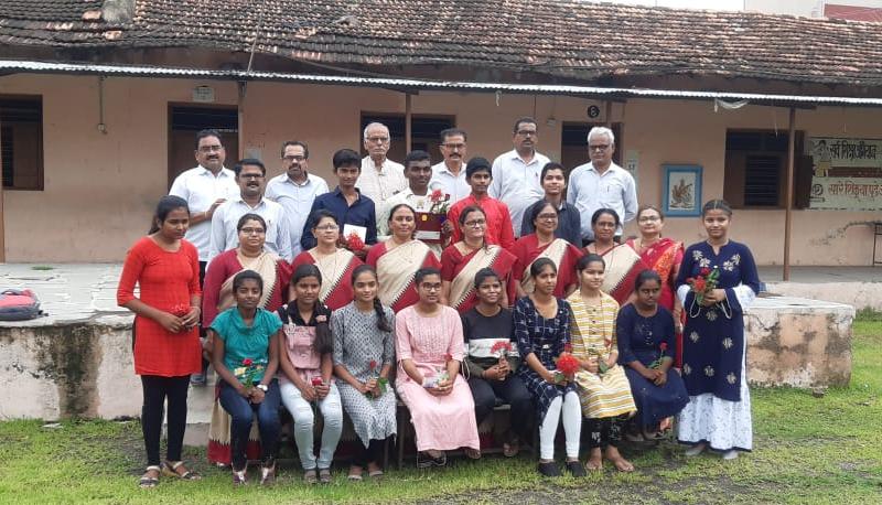 Read more about the article एस एस एम विद्यालयात गुणवंत विद्यार्थ्यांच्या सत्कार     