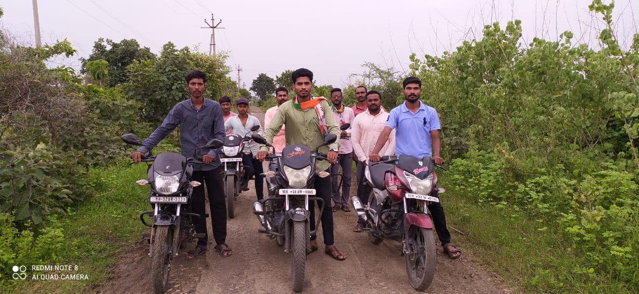 Read more about the article राष्ट्रवादी युवक काँग्रेस पार्टी वरोरा तालुका तर्फे इंधन दरवाढी विरोधात देधक्का आंदोलन