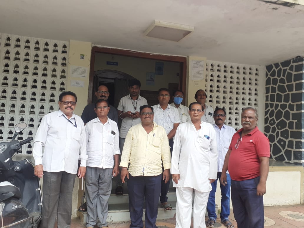 Read more about the article वितरकाला अश्लील शिवीगाळ जीवे मारण्याची धमकी. तालुका पत्रकार संघाचे वतीने तीव्र निषेध