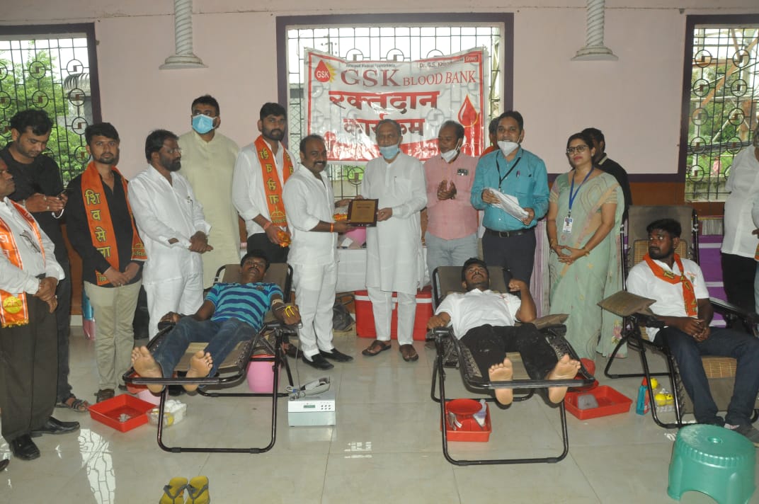 Read more about the article शिवसेनेचा कार्यकर्ता मेळावा आणि रक्तदान शिबीर आणि बाइक रॅली आणि सिल्ली सिल्ली पंचायत समिती सर्कल शाखा उदघाटन