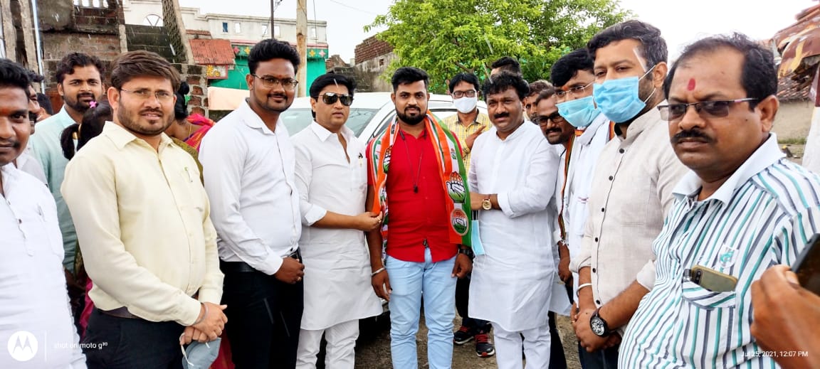 Read more about the article कुही शहरातील अनेक भाजप कार्यकर्त्यांचा कांग्रेस मध्ये प्रवेश मा. राजेंद्र बाबू मुळक व मा.आ.राजू भाऊ यांच्या नेतृत्वाखाली प्रवेश