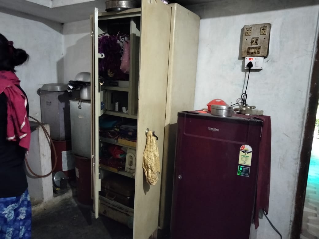 Read more about the article मानकी येथे चोरट्यांचा धुमाकुळ, चार घरे फोडली, दोन ते अडीच लाखाचे दागीने लंपास