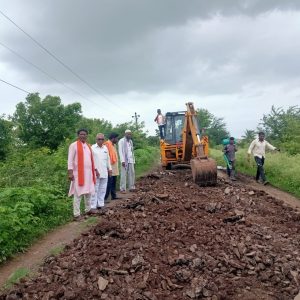 Read more about the article मनसे च्या श्राद्ध आंदोलनाला यश, रस्ताच्या काम त्वरीत सुरू