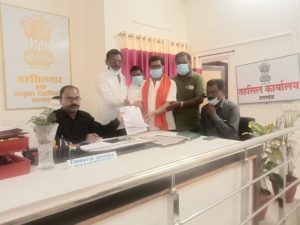 Read more about the article पोल्ट्रीफार्म न हटवल्यास उपोषणाचा ग्रामस्थांचा उपोषणाचा इशारा