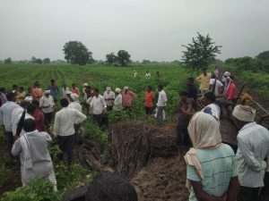 Read more about the article स्मशानभूमी नसल्याने,अंत्यविधीप्रसंगी ग्रामस्थांचे होत आहे खूप हाल… आता पर्यंत फक्त आश्वासनांची खैरात