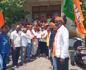 Read more about the article ठाकरे सरकार बरखास्त करा भाजपा तालुकाध्यक्ष आशिष सकवान याची मागणी