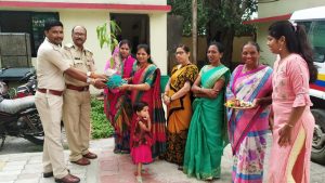 Read more about the article व्यसन मुक्तीची राखी बांधून रक्षाबंधन साजरा..