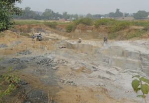 Read more about the article धक्कादायक :- नंदोरी खदान येथे ब्लास्टिंग दरम्यान ओम प्रकाश शर्मा यांचा अपघाती मृत्यू की घातपात?